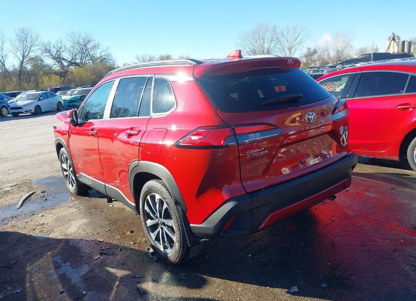 Photo 3 of 2022 Toyota Corolla CROSS XLE (VIN 7MUDAABG8NV042196)