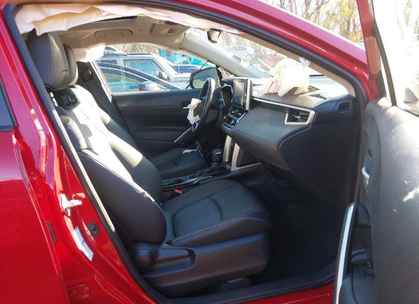 Photo 5 of 2022 Toyota Corolla CROSS XLE (VIN 7MUDAABG8NV042196)