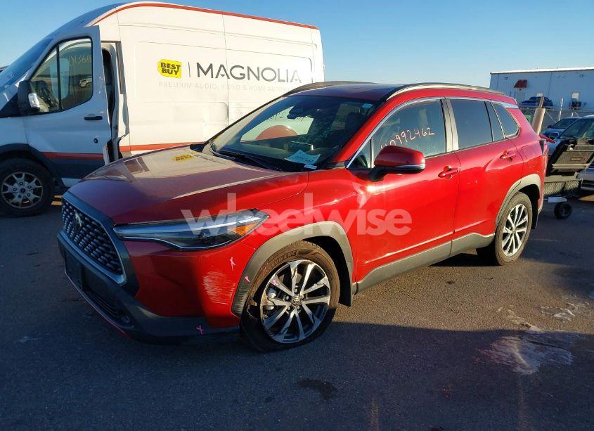 Photo 2 of 2023 Toyota Corolla CROSS XLE (VIN 7MUDAABG8PV059065)