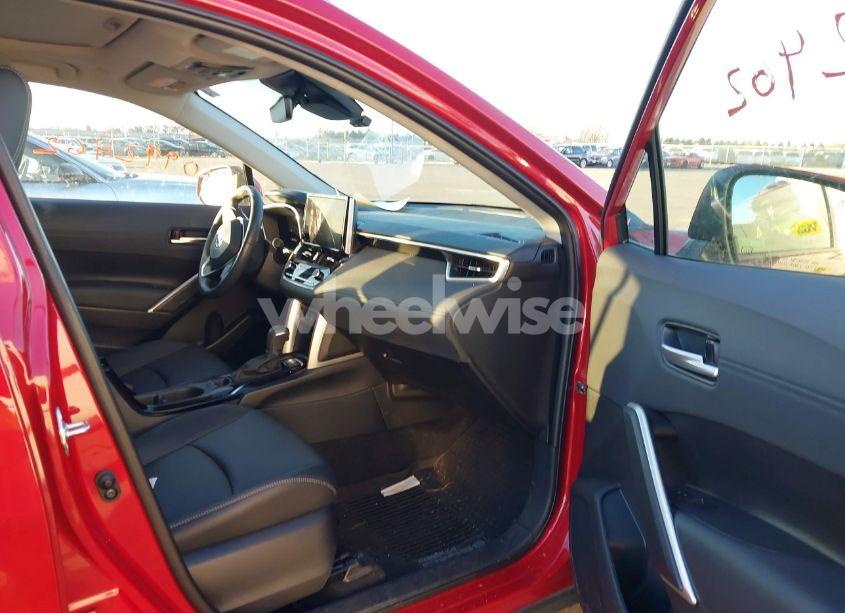 Photo 5 of 2023 Toyota Corolla CROSS XLE (VIN 7MUDAABG8PV059065)