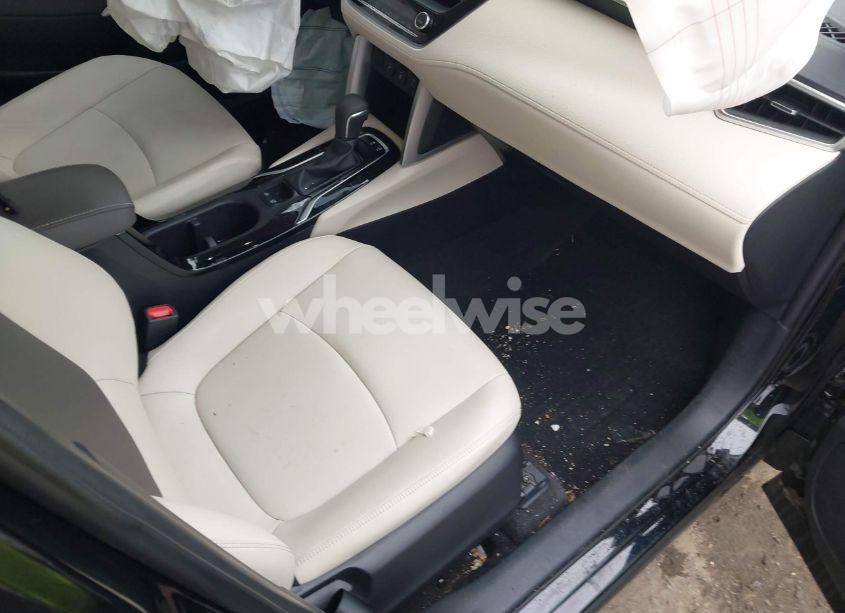 Photo 5 of 2023 Toyota Corolla CROSS XLE (VIN 7MUDAABG8PV071006)