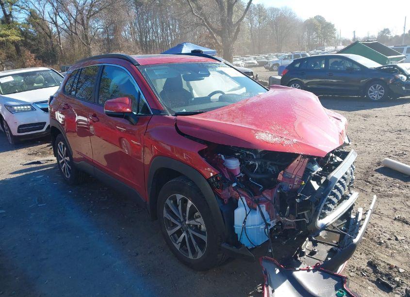 2024 Toyota Corolla CROSS XLE (VIN 7MUDAABG8RV097303) main photo