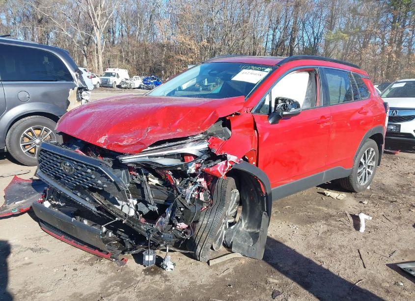 Photo 2 of 2024 Toyota Corolla CROSS XLE (VIN 7MUDAABG8RV097303)