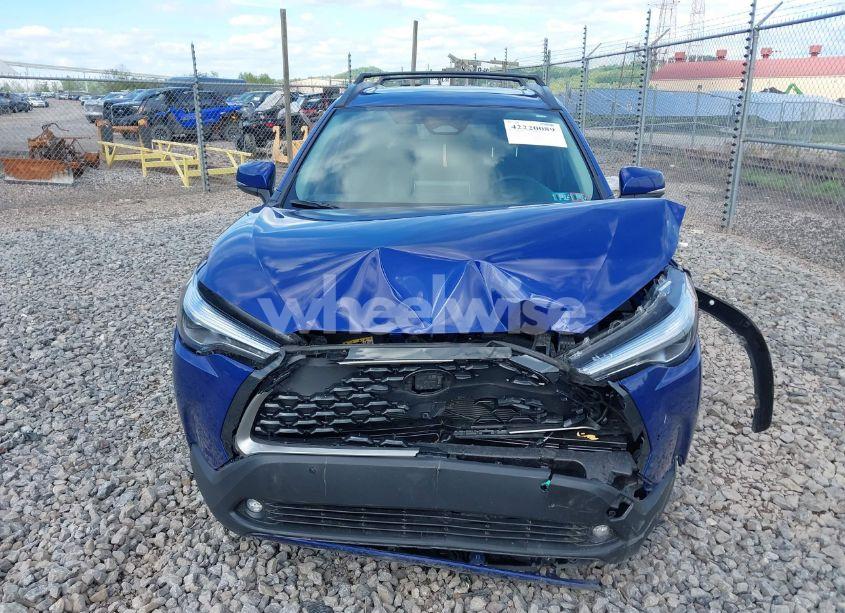 Photo 12 of 2024 Toyota Corolla CROSS XLE (VIN 7MUDAABG8RV106100)