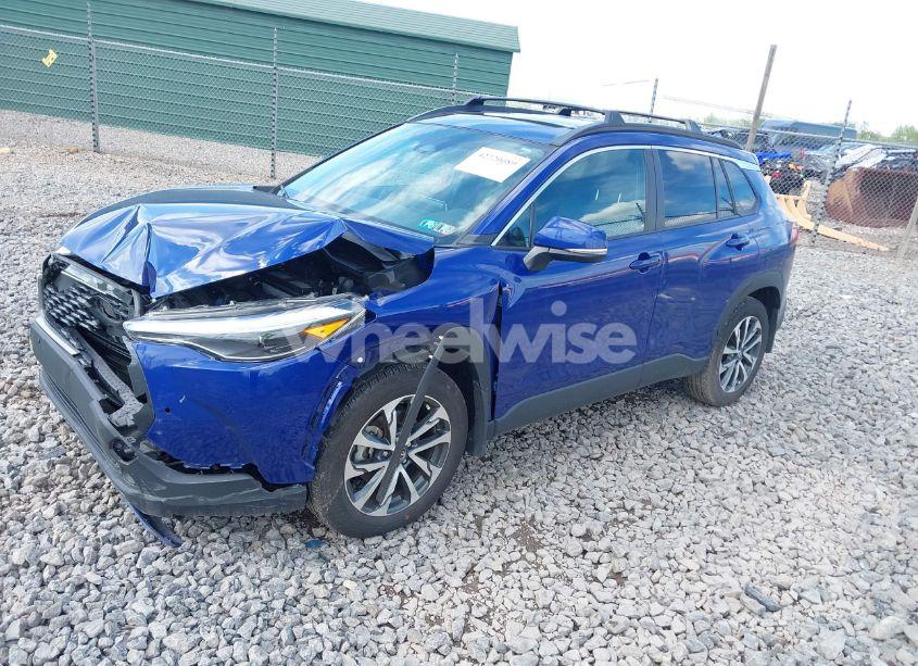 Photo 2 of 2024 Toyota Corolla CROSS XLE (VIN 7MUDAABG8RV106100)