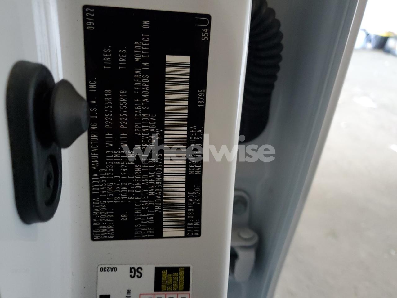 Photo 12 of 2022 TOYOTA COROLLA CROSS XLE (VIN 7MUDAABG9NV032776)