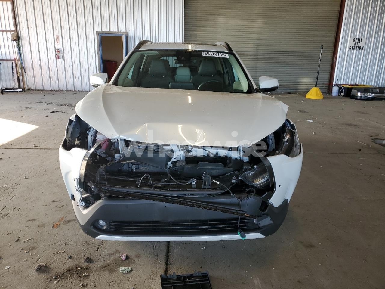 Photo 5 of 2022 TOYOTA COROLLA CROSS XLE (VIN 7MUDAABG9NV032776)