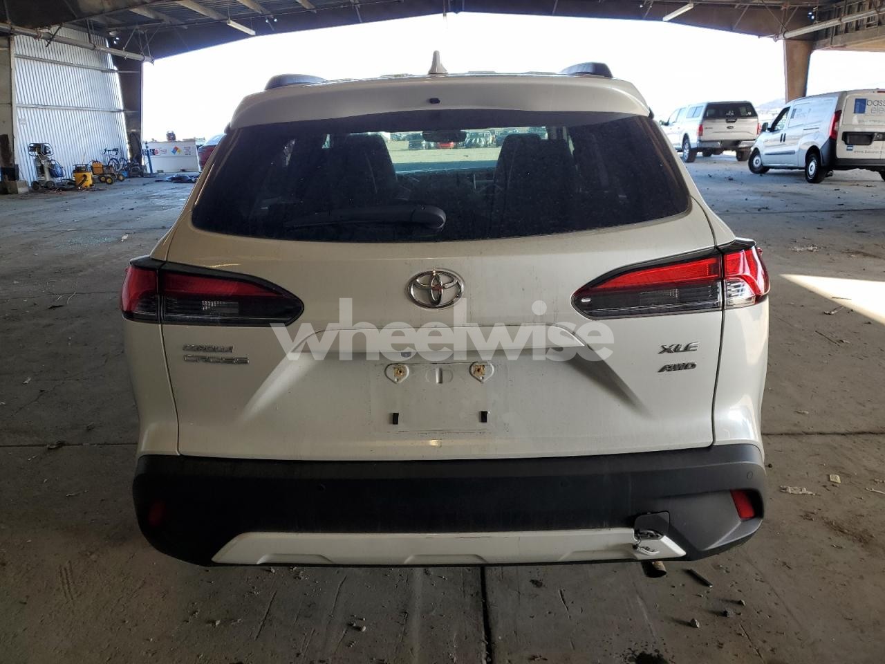 Photo 6 of 2022 TOYOTA COROLLA CROSS XLE (VIN 7MUDAABG9NV032776)