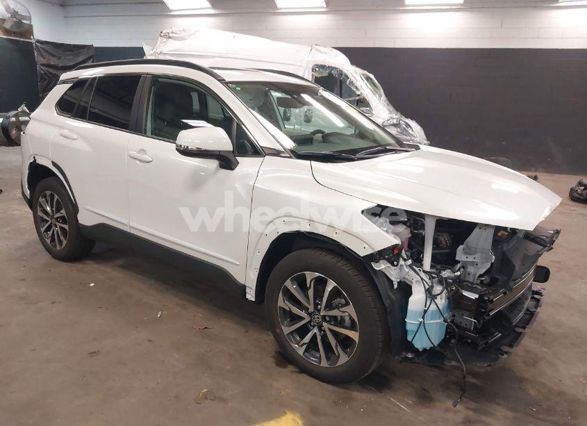 2024 Toyota Corolla CROSS XLE (VIN 7MUDAABG9RV089291) main photo