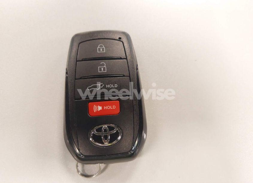 Photo 11 of 2024 Toyota Corolla CROSS XLE (VIN 7MUDAABG9RV089291)