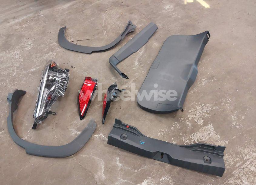 Photo 12 of 2024 Toyota Corolla CROSS XLE (VIN 7MUDAABG9RV089291)