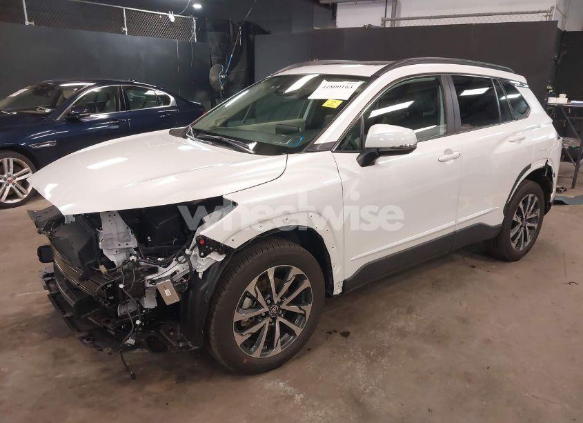 Photo 2 of 2024 Toyota Corolla CROSS XLE (VIN 7MUDAABG9RV089291)