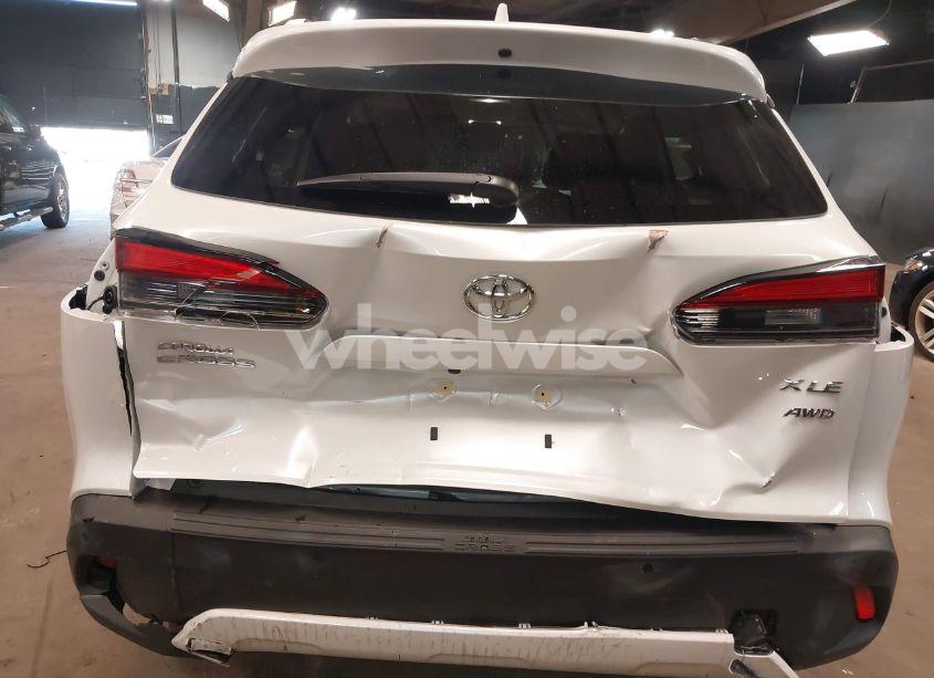 Photo 6 of 2024 Toyota Corolla CROSS XLE (VIN 7MUDAABG9RV089291)