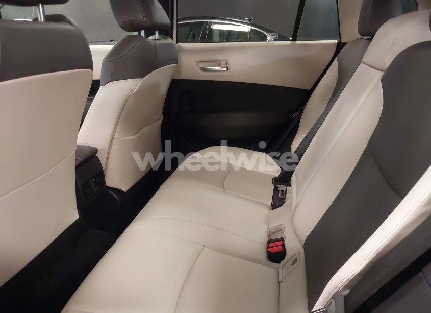 Photo 8 of 2024 Toyota Corolla CROSS XLE (VIN 7MUDAABG9RV089291)