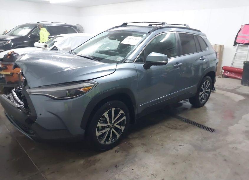 Photo 2 of 2024 Toyota Corolla CROSS XLE (VIN 7MUDAABG9RV094152)