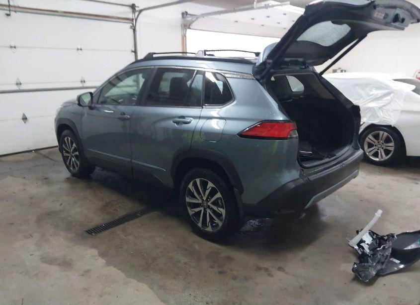 Photo 3 of 2024 Toyota Corolla CROSS XLE (VIN 7MUDAABG9RV094152)