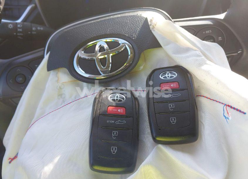 Photo 11 of 2024 Toyota Corolla CROSS XLE (VIN 7MUDAABG9RV099397)