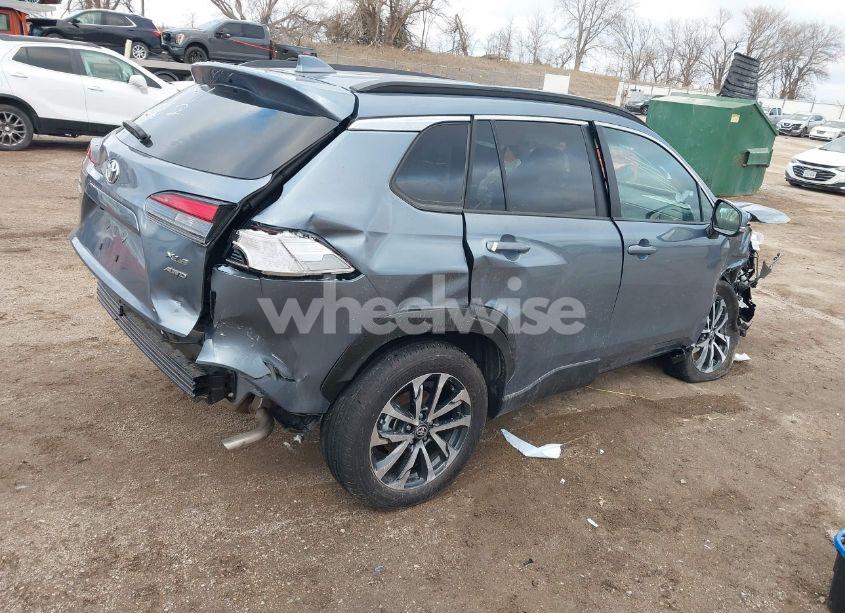 Photo 4 of 2024 Toyota Corolla CROSS XLE (VIN 7MUDAABG9RV099397)
