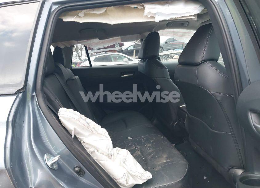 Photo 8 of 2024 Toyota Corolla CROSS XLE (VIN 7MUDAABG9RV099397)