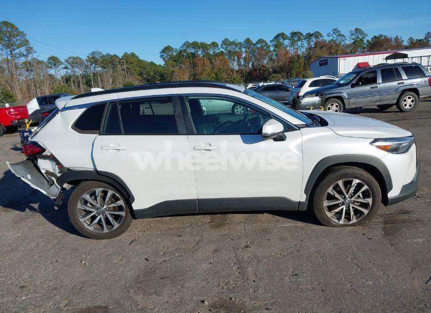 Photo 13 of 2022 Toyota Corolla CROSS XLE (VIN 7MUDAABGXNV013816)