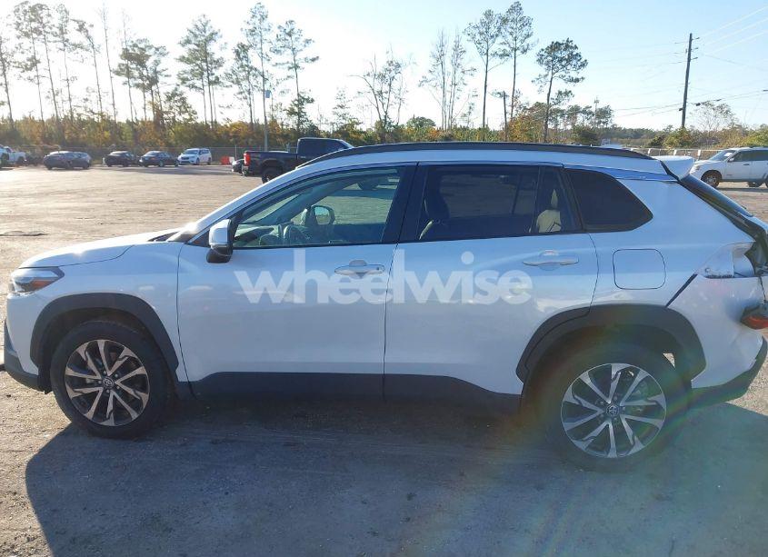 Photo 14 of 2022 Toyota Corolla CROSS XLE (VIN 7MUDAABGXNV013816)