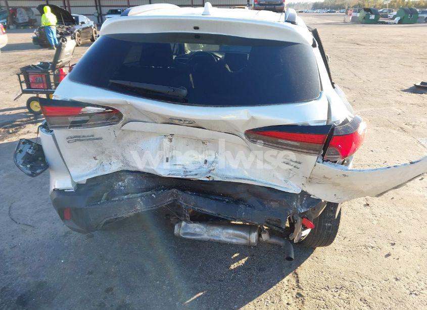 Photo 6 of 2022 Toyota Corolla CROSS XLE (VIN 7MUDAABGXNV013816)