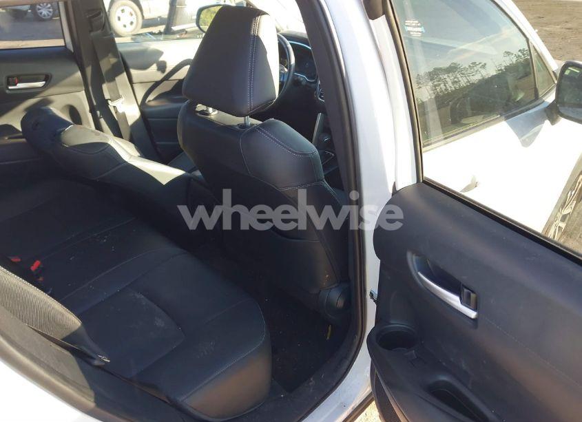 Photo 8 of 2022 Toyota Corolla CROSS XLE (VIN 7MUDAABGXNV013816)