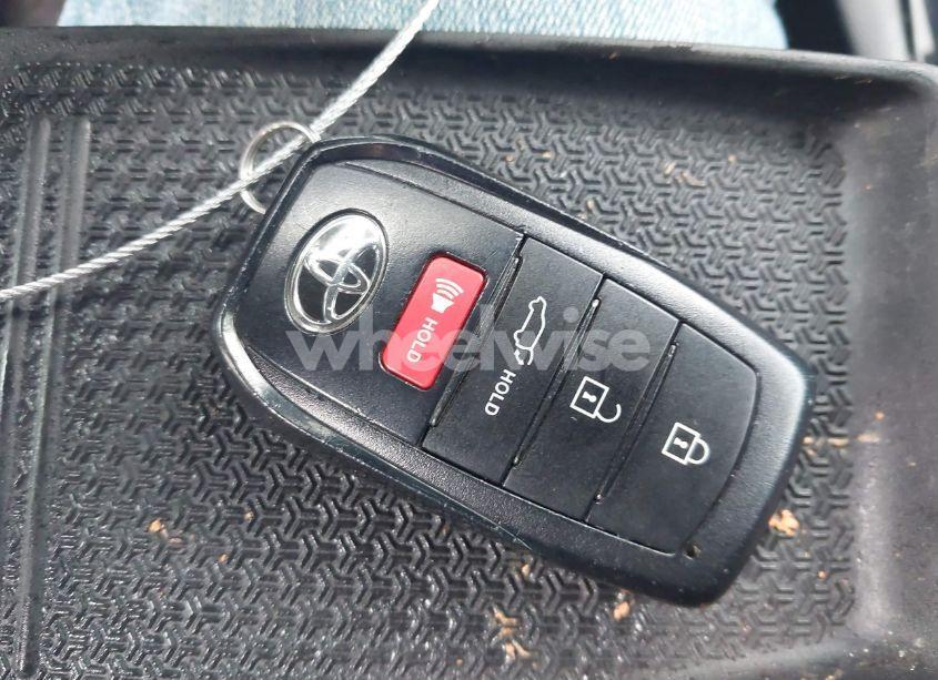 Photo 11 of 2022 Toyota Corolla CROSS XLE (VIN 7MUDAABGXNV041289)