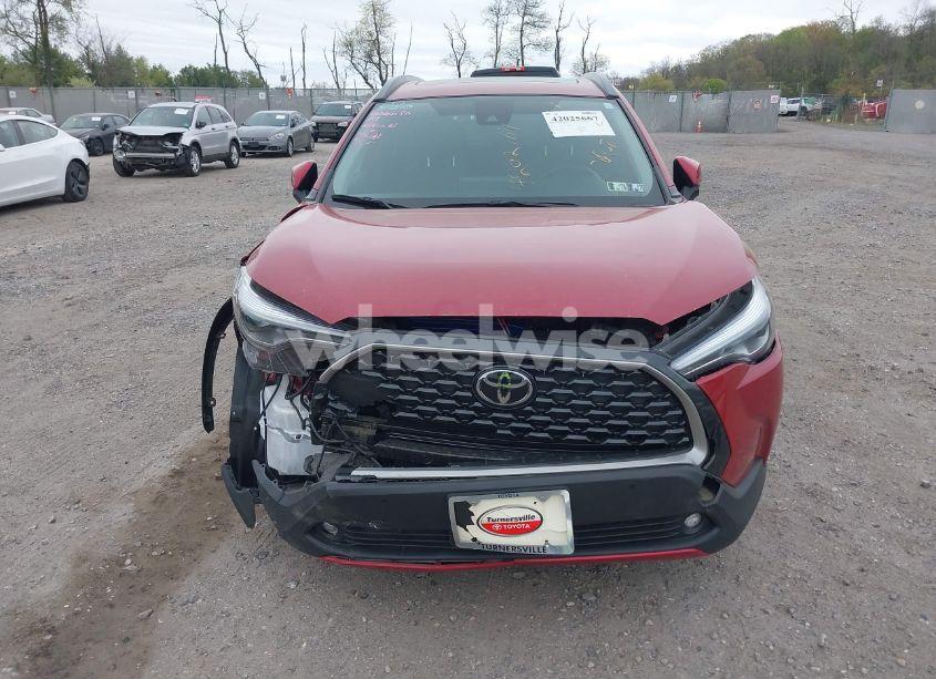 Photo 12 of 2022 Toyota Corolla CROSS XLE (VIN 7MUDAABGXNV041289)