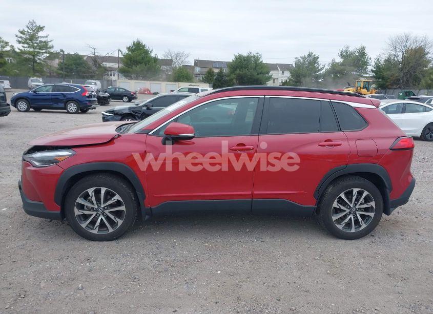 Photo 14 of 2022 Toyota Corolla CROSS XLE (VIN 7MUDAABGXNV041289)