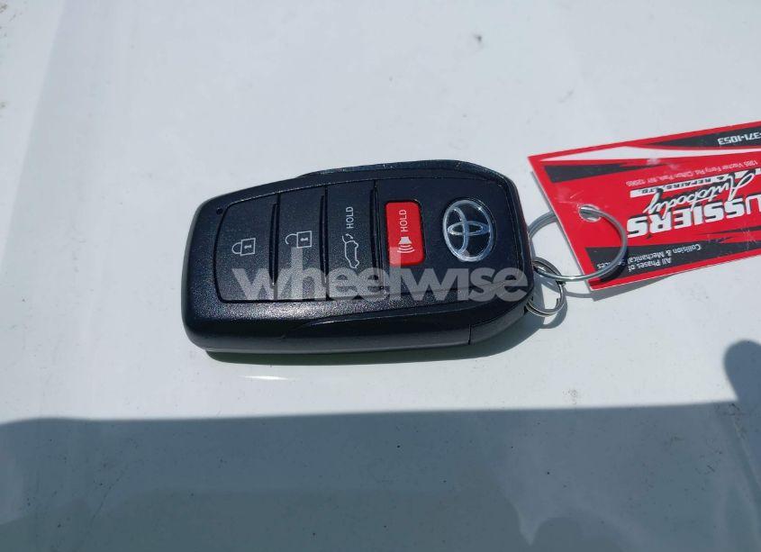 Photo 11 of 2023 Toyota Corolla CROSS XLE (VIN 7MUDAABGXPV076689)