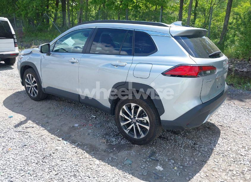 Photo 3 of 2023 Toyota Corolla CROSS XLE (VIN 7MUDAABGXPV076689)