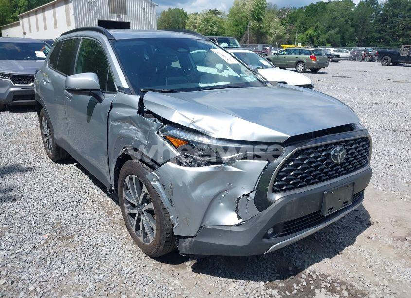 Photo 6 of 2023 Toyota Corolla CROSS XLE (VIN 7MUDAABGXPV076689)