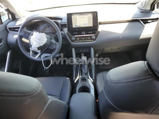 2024 TOYOTA COROLLA CROSS XLE (VIN 7MUDAABGXRV083497) main photo