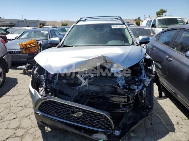 Photo 3 of 2024 TOYOTA COROLLA CROSS XLE (VIN 7MUDAABGXRV083497)