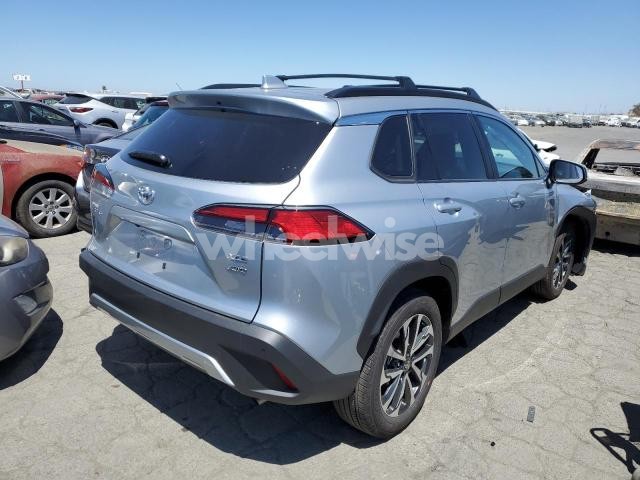 Photo 5 of 2024 TOYOTA COROLLA CROSS XLE (VIN 7MUDAABGXRV083497)