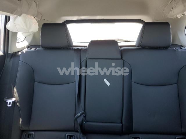 Photo 8 of 2024 TOYOTA COROLLA CROSS XLE (VIN 7MUDAABGXRV083497)