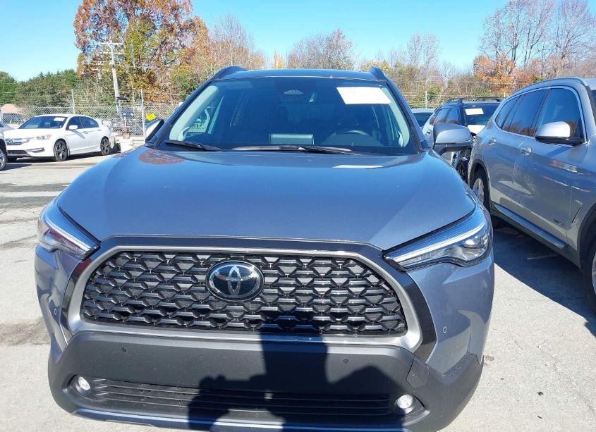 Photo 12 of 2024 Toyota Corolla CROSS XLE (VIN 7MUDAABGXRV106437)