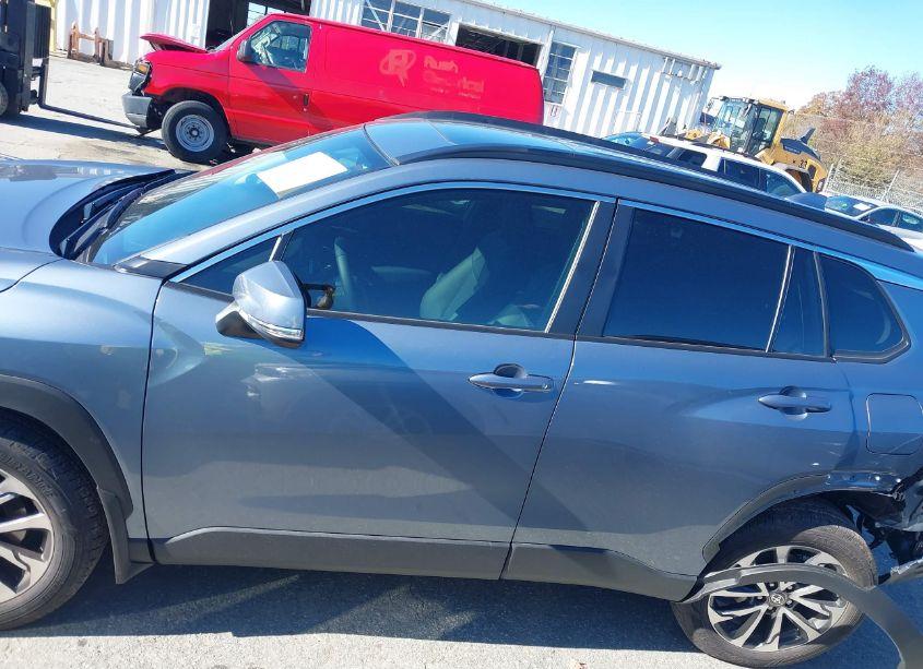 Photo 14 of 2024 Toyota Corolla CROSS XLE (VIN 7MUDAABGXRV106437)