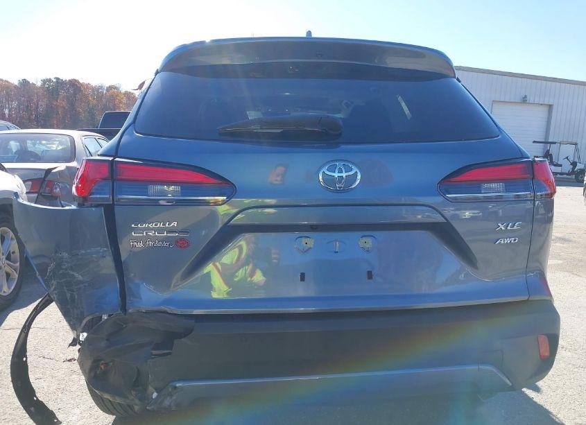 Photo 16 of 2024 Toyota Corolla CROSS XLE (VIN 7MUDAABGXRV106437)