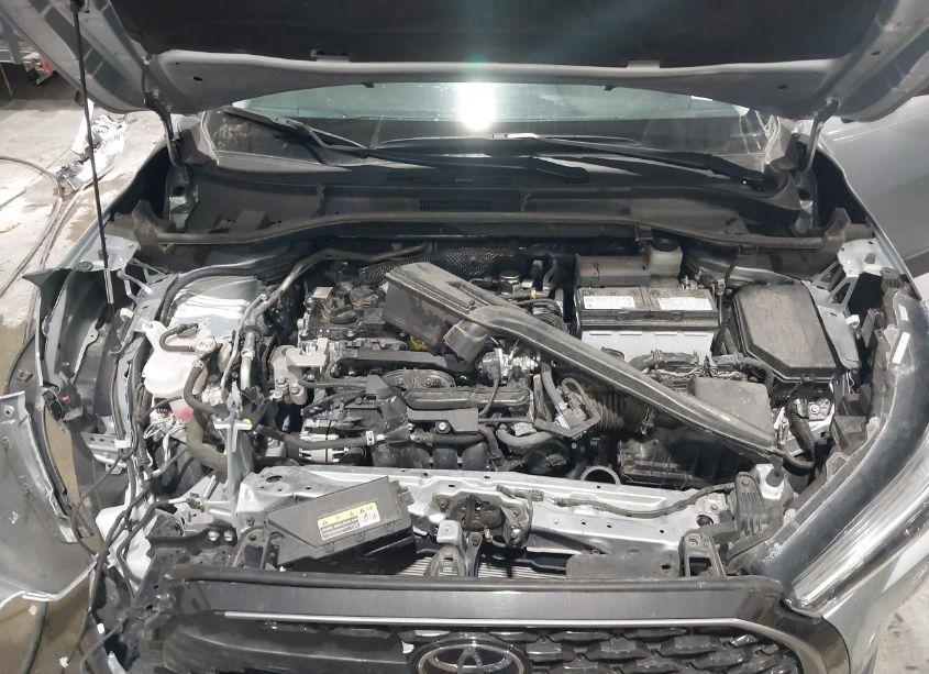 Photo 10 of 2024 Toyota Corolla CROSS XLE (VIN 7MUEAAAG0RV077214)
