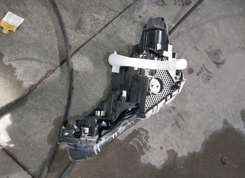 Photo 12 of 2024 Toyota Corolla CROSS XLE (VIN 7MUEAAAG0RV077214)