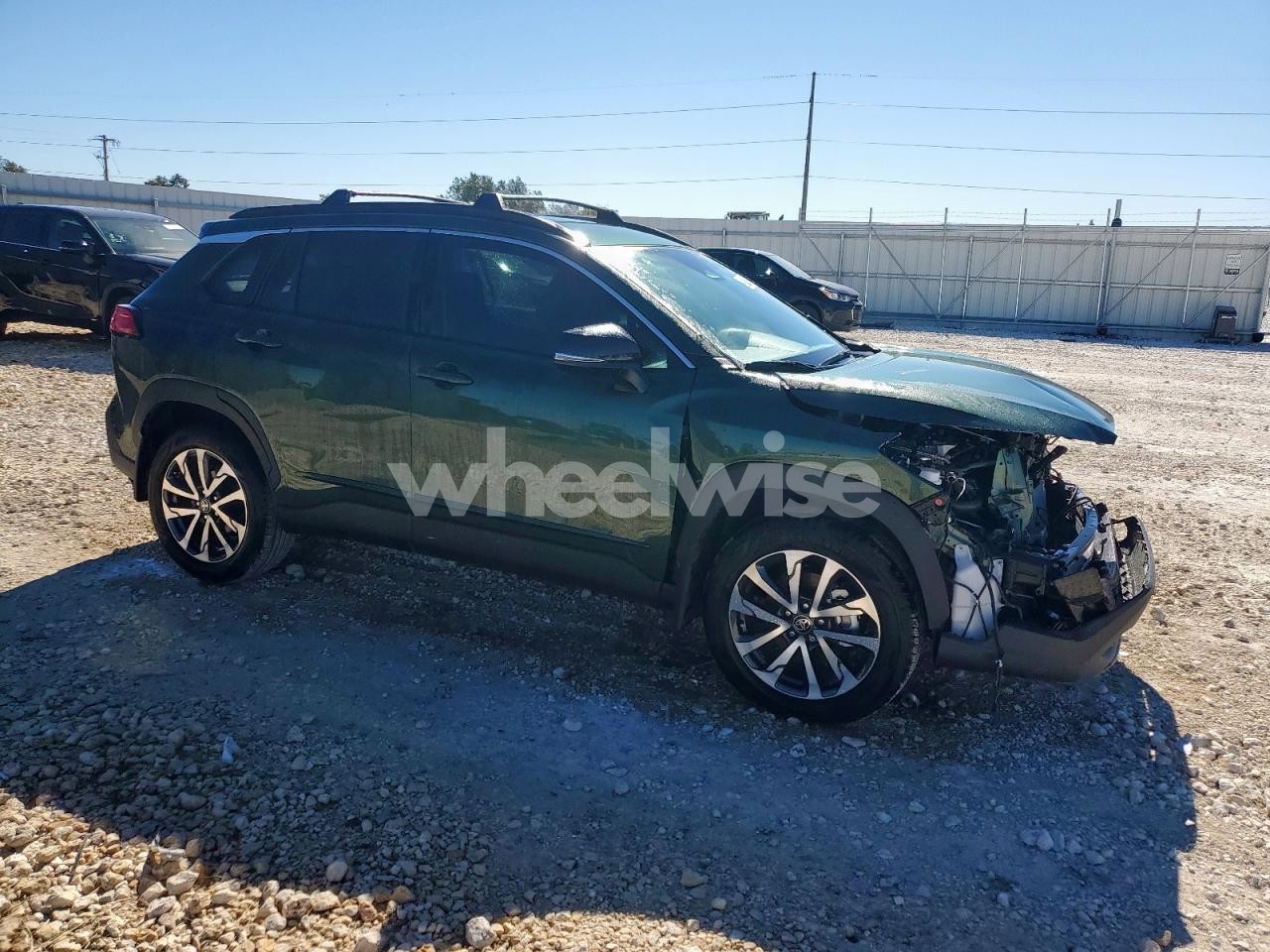 Photo 4 of 2025 TOYOTA COROLLA CROSS XLE (VIN 7MUEAAAG0SV148773)