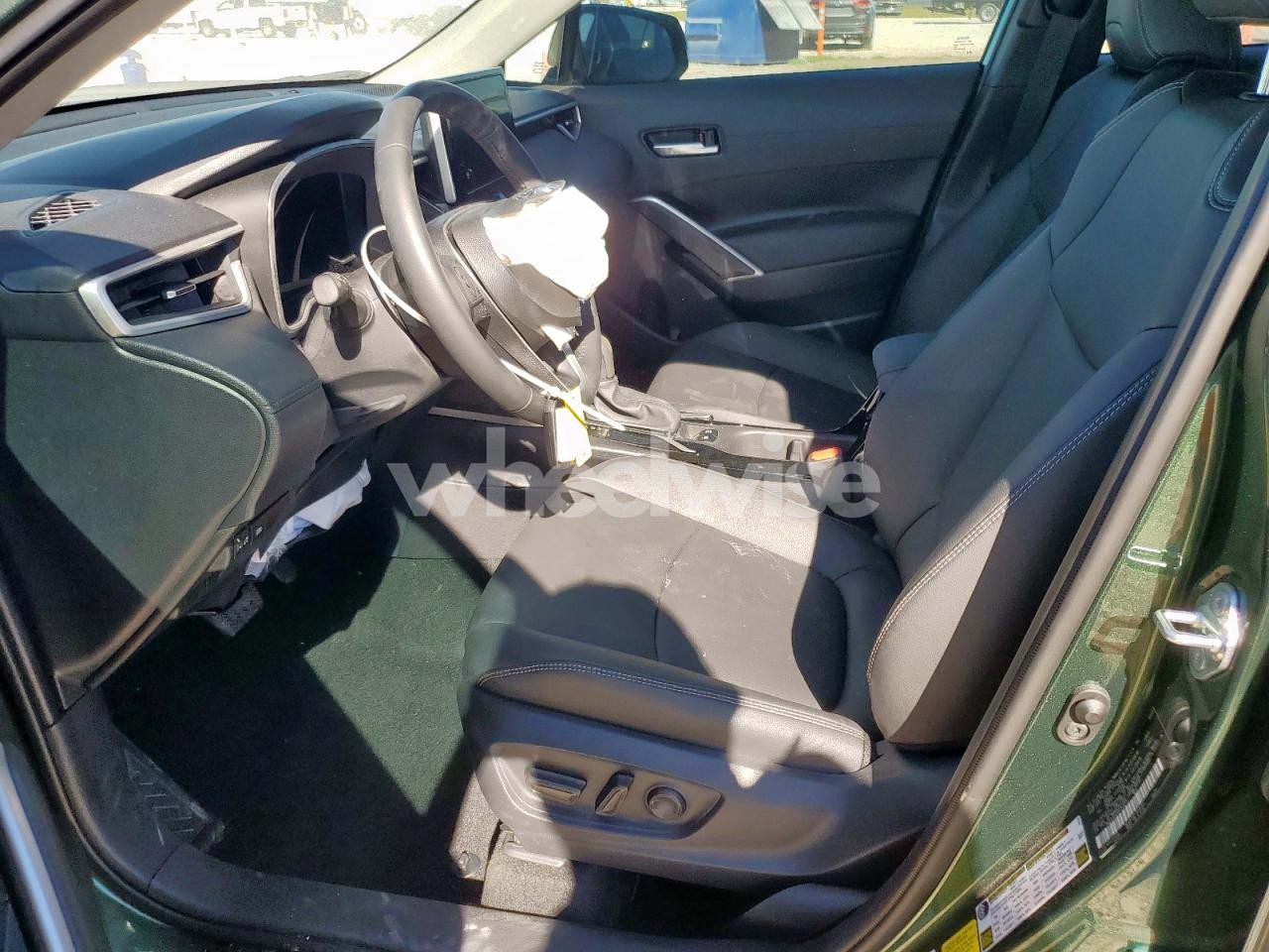 Photo 7 of 2025 TOYOTA COROLLA CROSS XLE (VIN 7MUEAAAG0SV148773)