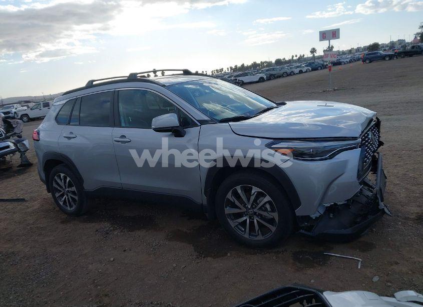 Photo 13 of 2023 Toyota Corolla CROSS XLE (VIN 7MUEAAAG6PV067297)