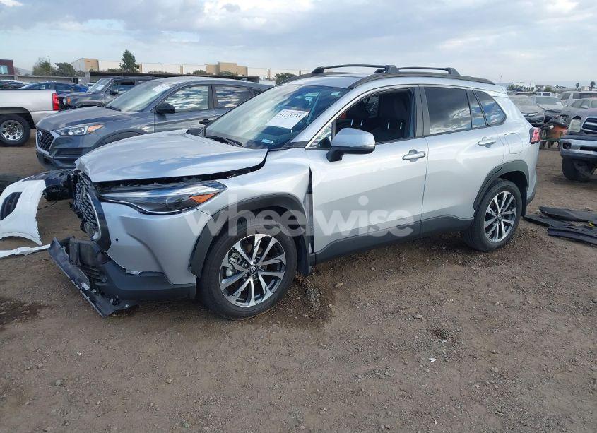 Photo 2 of 2023 Toyota Corolla CROSS XLE (VIN 7MUEAAAG6PV067297)