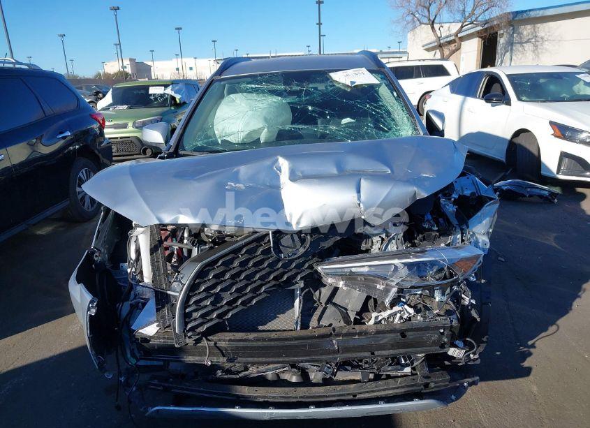 Photo 13 of 2022 Toyota Corolla CROSS XLE (VIN 7MUEAAAG8NV007020)