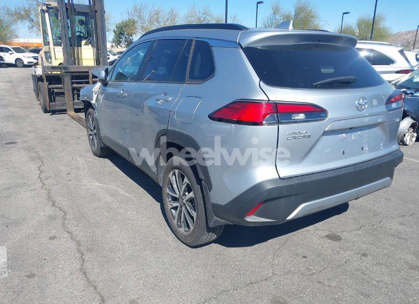 Photo 3 of 2022 Toyota Corolla CROSS XLE (VIN 7MUEAAAG8NV007020)