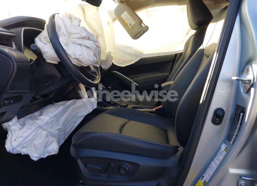 Photo 5 of 2022 Toyota Corolla CROSS XLE (VIN 7MUEAAAG8NV007020)