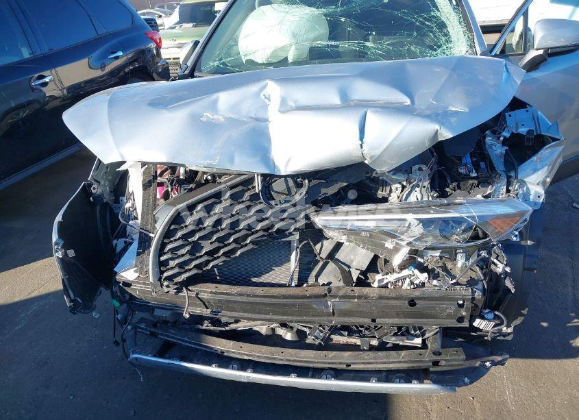 Photo 6 of 2022 Toyota Corolla CROSS XLE (VIN 7MUEAAAG8NV007020)